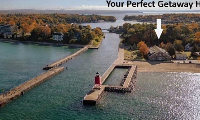 Charlevoix House | Huge Views of Lake Michigan - Beach/Town Just Steps Away