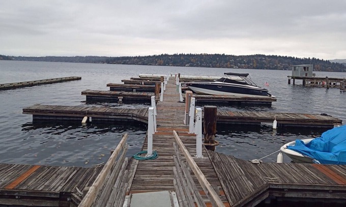 Seattle Metro Area Apartment | Huge Water-front Studio Ready for Your Romantic Stay！
