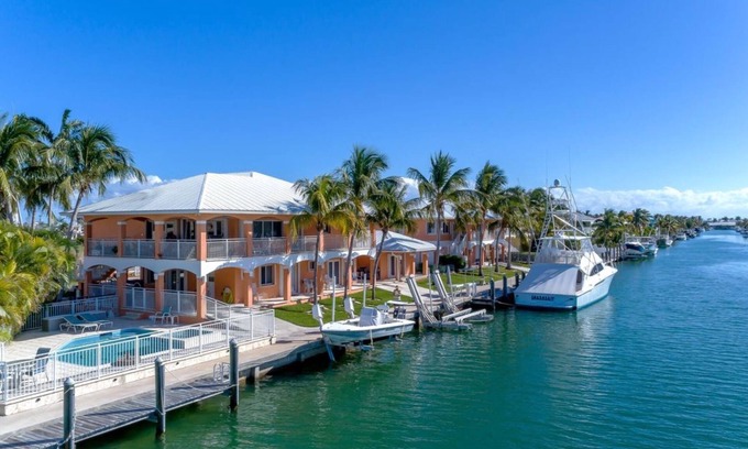 Key Colony Beach House | Huge Waterfront 5-bedroom Villa Key Colony Beach pet-friendly private pool, dock