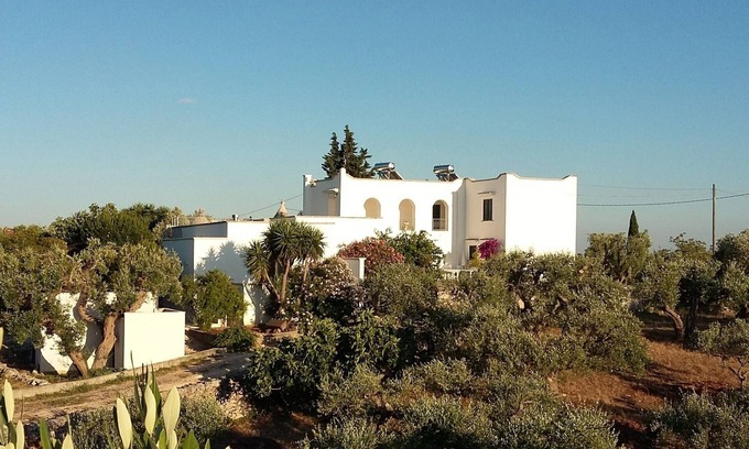 Cisternino Apartment | Hugely spacious, 8-person apartment. Shared pool and tennis court