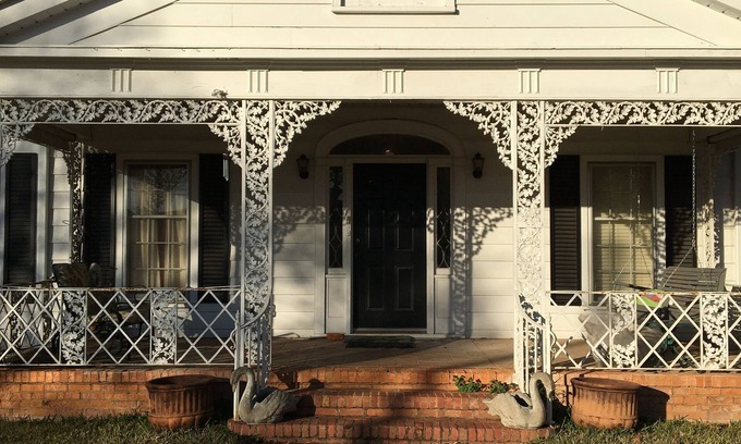 Nacogdoches House | Hughes Street 2 Washington Historical district