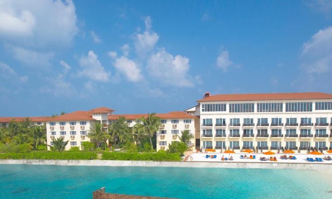 Hulhule Hotel | Hulhule Island Hotel- Private Beach Access & Airport Pick-up and Drop