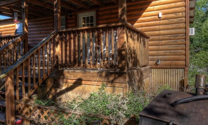 Utopia Cabin | HummingBird Haven River Cabin