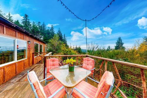 Port Orford House | Hummingbird Hideout