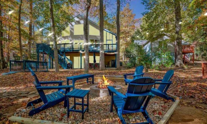 Locust Grove House | Hummingbird Lakehouse