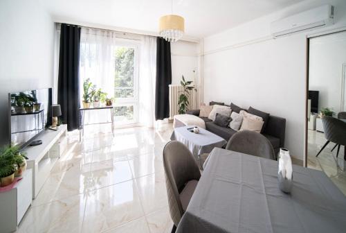 Pusztavacs Apartment | Hungaria Charm 4PPL Wifi TV AC