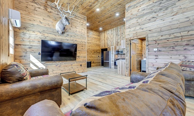 Tomahawk Cabin | Hunt, Fish & Boat: Northwoods Hideaway