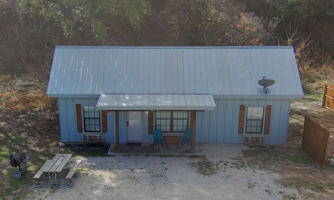 Concan Cabin | Hunter's Ridge Cabins - 1