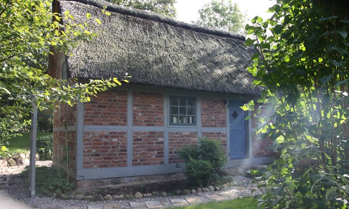 Schierensee House | Hunting lodge under thatch on an idyllic horse farm