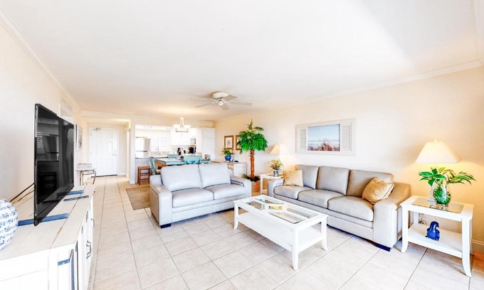Miramar Beach Hotel | Huntington by the Sea 106 Miramar Beach (Condo)