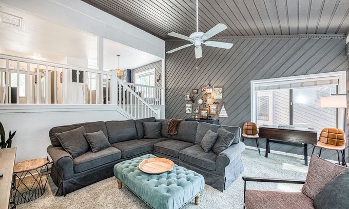 Lakeshore Condo | Huntington Lake Condo w/decks, high-speed WiFi, and community pool & hot tub