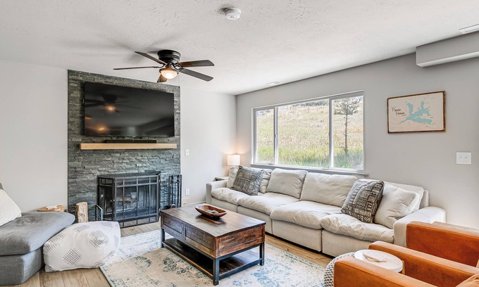 Huntsville House | Huntsville Retreat ~ 4 Mi to Reservoir!
