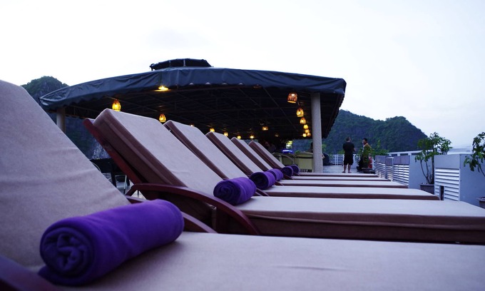 Hon Gai Boat Rental | Huong Hai Sealife Cruise