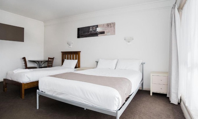 Kyabram Hotel | Hurley's Bar & Bistro