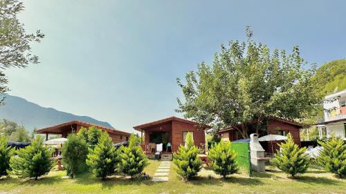 Karaoz Apartment | Hurmalik Aparts & Bungalows Very Close to the Sea Large Garden Bungalow with Barbecue and Swing