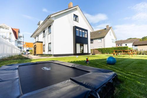 Cadzand-Bad Apartment | Huswell - Modern Apartment with Garden, Near Beach