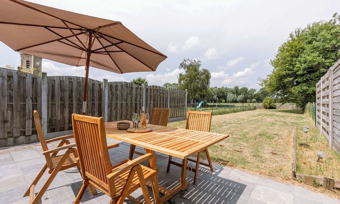 Lapscheure House | Huswell - Vacation home in Damme with sunny garden and views