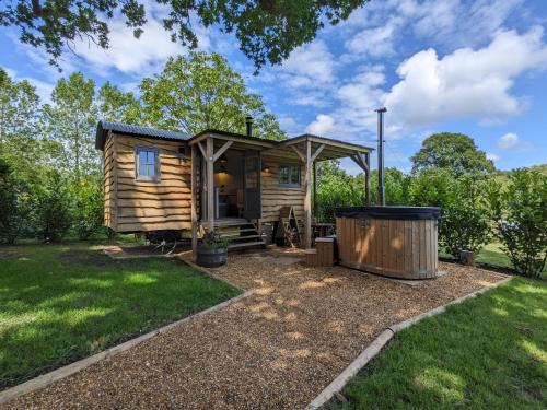 New Forest District Apartment | Hut in the Forest