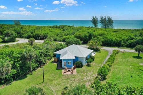 Fort Pierce Shores House | Hutchinson Island Cottage Steps to the Beach