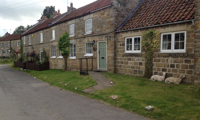Hutton le Hole Cottage | Hutton- le- Hole, North York Moors,beautiful idyllic village North Yorkshire,