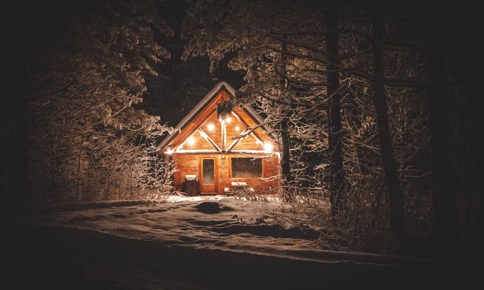 Conway Ski Chalet | Huttopia Chalets - Wooden family-sized Chalet nestled in the White Mountains