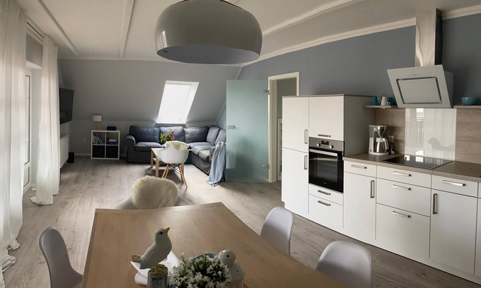 Westeraccumersiel Apartment | Huus Achterdiek - Moderne Oberwohnung "oberdeck"