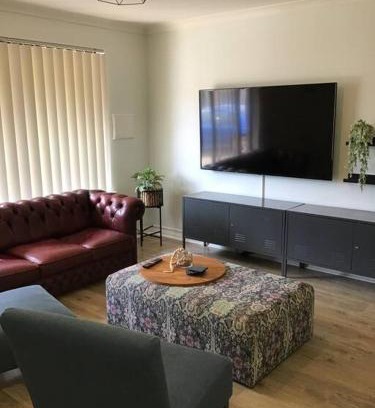 Kalgoorlie Apartment | Hyacinth Egan