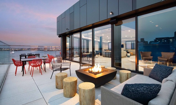 Seaport District Hotel | Hyatt Place Boston/Seaport District