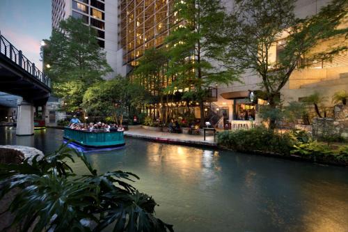 Downtown San Antonio Hotel | Hyatt Regency San Antonio Riverwalk