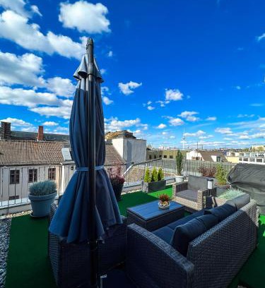 Kreuzberg Apartment | Hybrid Work-Play Retreat - 2BR, 1B central Kreuzberg