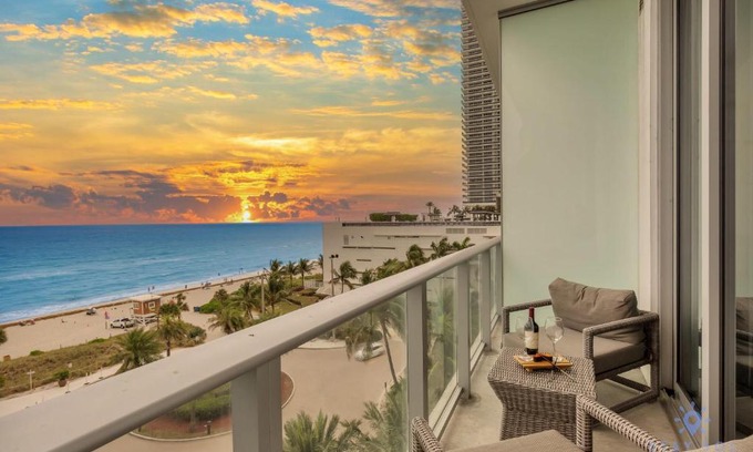 Hollywood South Central Beach Apartment | HYDE BEACH RESORT by Stay Sol