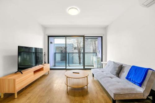 Parkville Apartment | Hyde - Perfect Two-Level Parkville Apt w parking