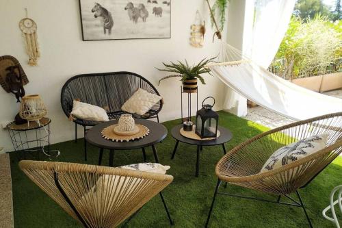 Hyeres City Centre Apartment | hyeres : Magnifique studio, idéalement situé