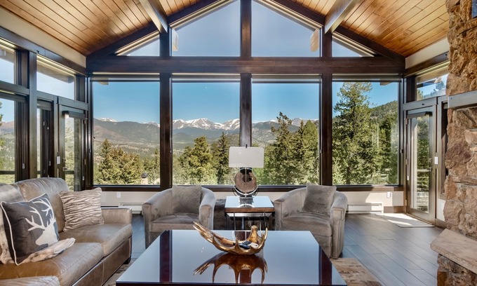 Estes Park House | Hyler Mountain Lodge Vacation Home at Windcliff