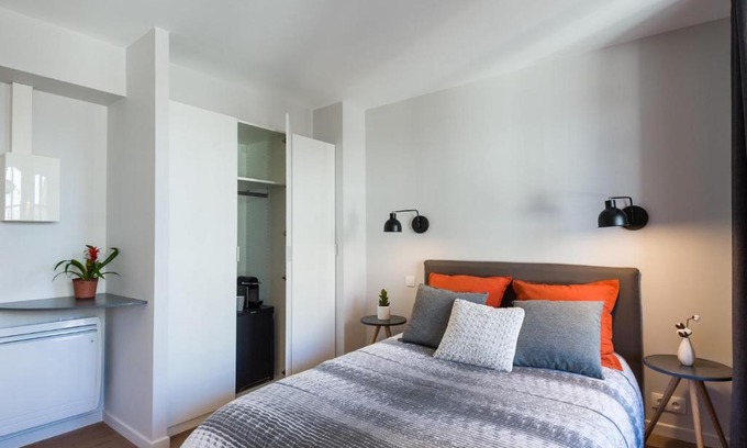 Historic Center Apartment | Hyper centre chambre au calme