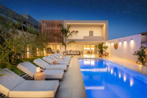Paralia Kourna Apartment | Hypnosis Beachside Villa with Private Heated Pool
