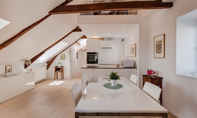 Enclos Apartment | Hypolite 5 | Elegant Apartment | 80 meters from Honfleur Port | 2 guests