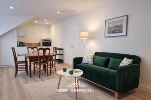 Enclos Apartment | Hypolite 5 Elegant Apartment 80 meters from Honfleur Port 2 guests