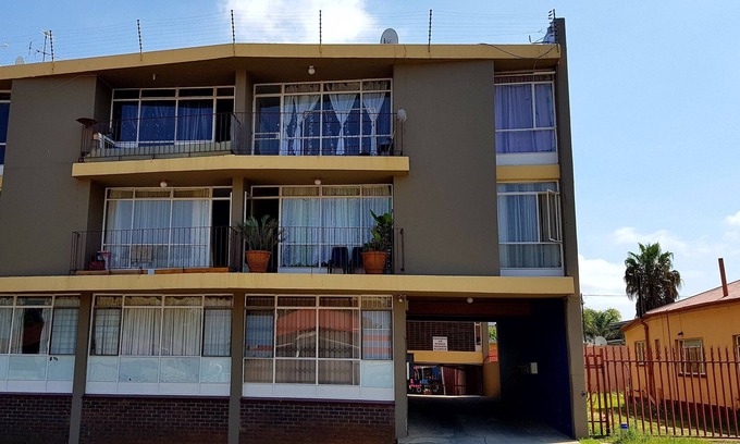 Krugersdorp Apartment | Hyswan