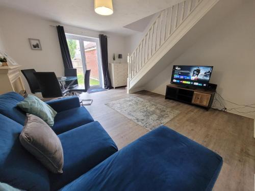 Colchester House | Hythe House - Sleeps 7 - Perfect for families and contractors