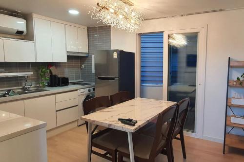 Cheongpa-dong Apartment | Hyuns 102 - Seoul station 5 min by walk