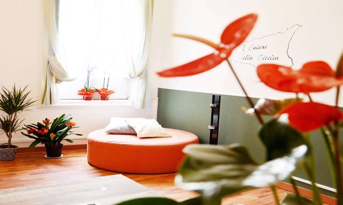 Caltagirone House | I Colori della Sicilia Guesthouse, B&B, vacation home