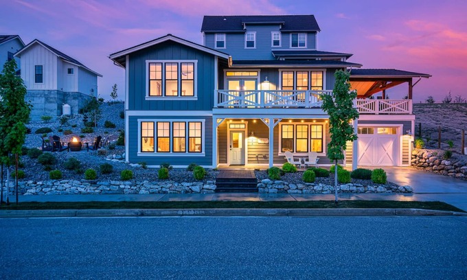 Chelan House | I'm Your Huckleberry at Lake Chelan Lookout Vacation Rentals