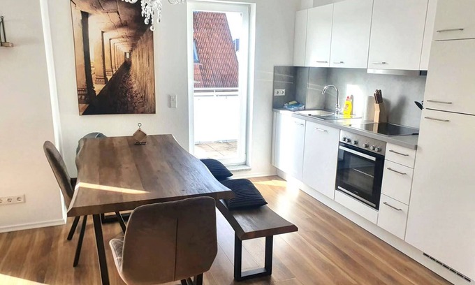 Friedrichshofen-Hollerstauden Apartment | I05 - Geräumiges Apartment mit Balkon in Ingolstadt, 80qm, 2 Schlafzimmer, 1 Wohn-schlafzimmer, Max. 5 Personen