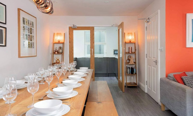 Brighton City Centre House | i360 Pad - by Brighton Holiday Lets
