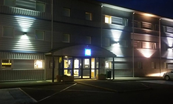 Flers Hotel | ibis budget Flers Les Grands Champs