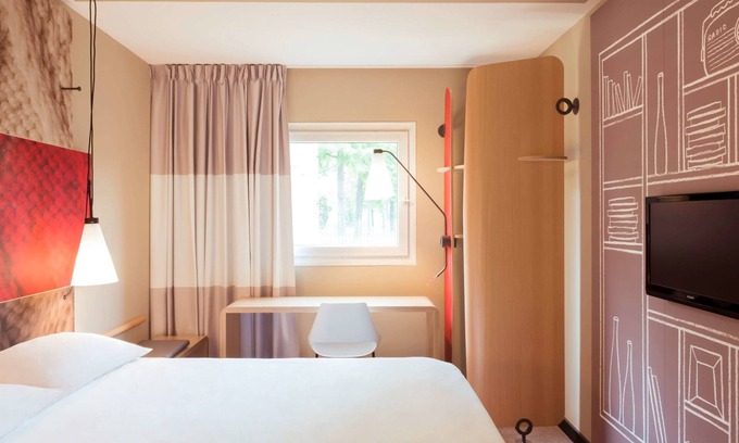 Royallieu Pompidou Hotel | ibis Compiègne