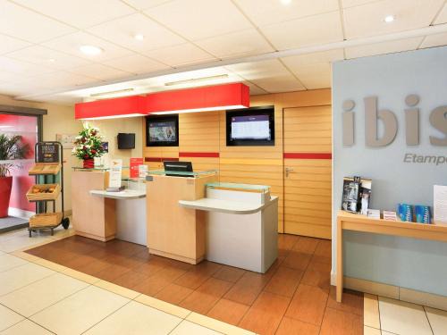 Etampes Hotel | ibis Etampes