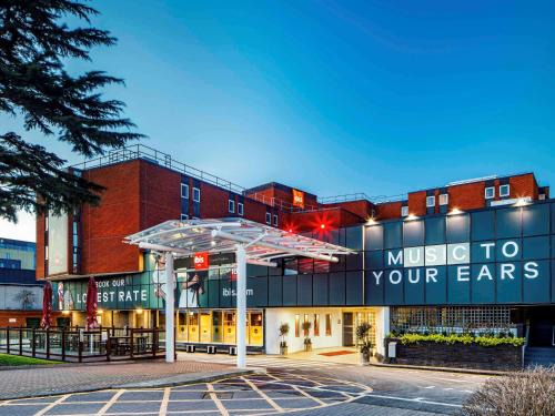 Harlington Hotel | ibis London Heathrow Airport