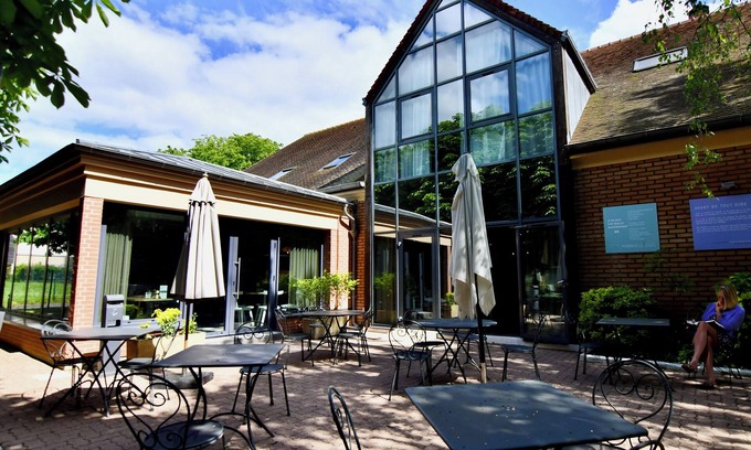 Maisons-Laffitte Hotel | ibis Maisons Laffitte